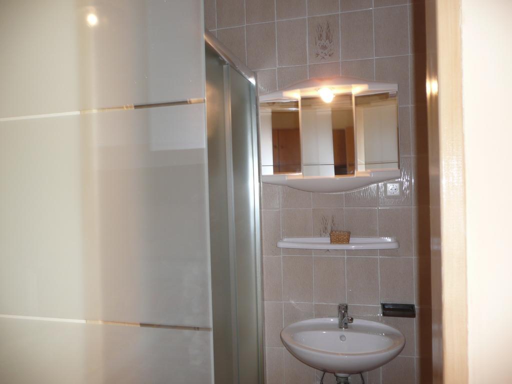 Guesthouse Mira Раб Стая снимка