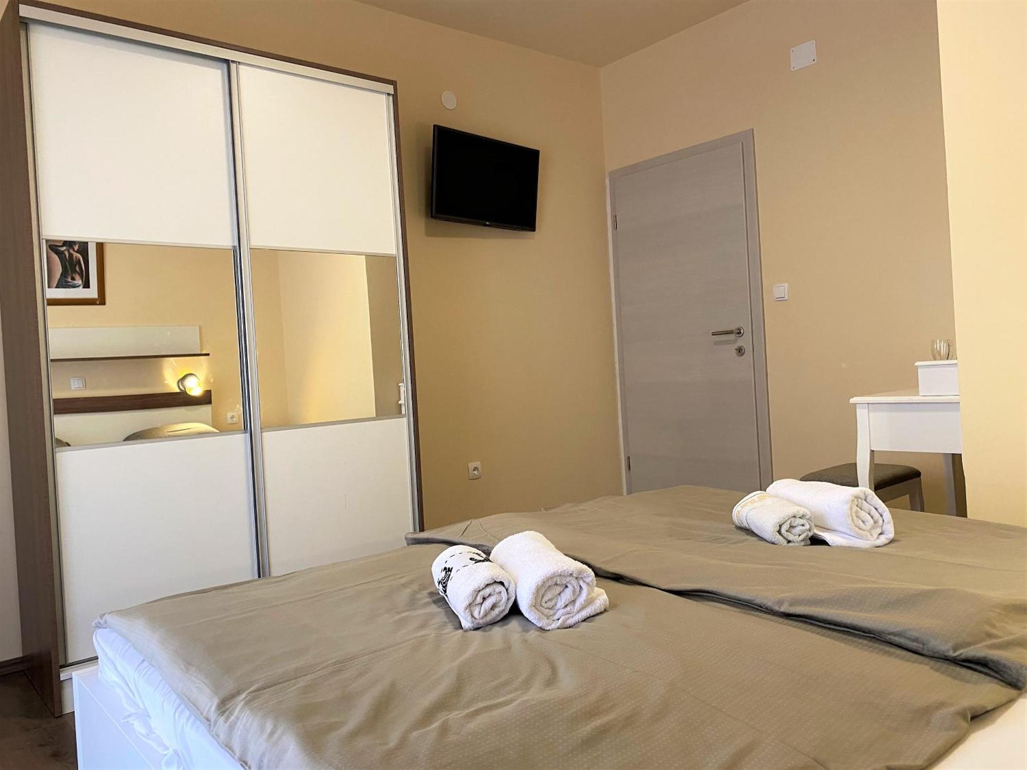 Guesthouse Mira Раб Стая снимка