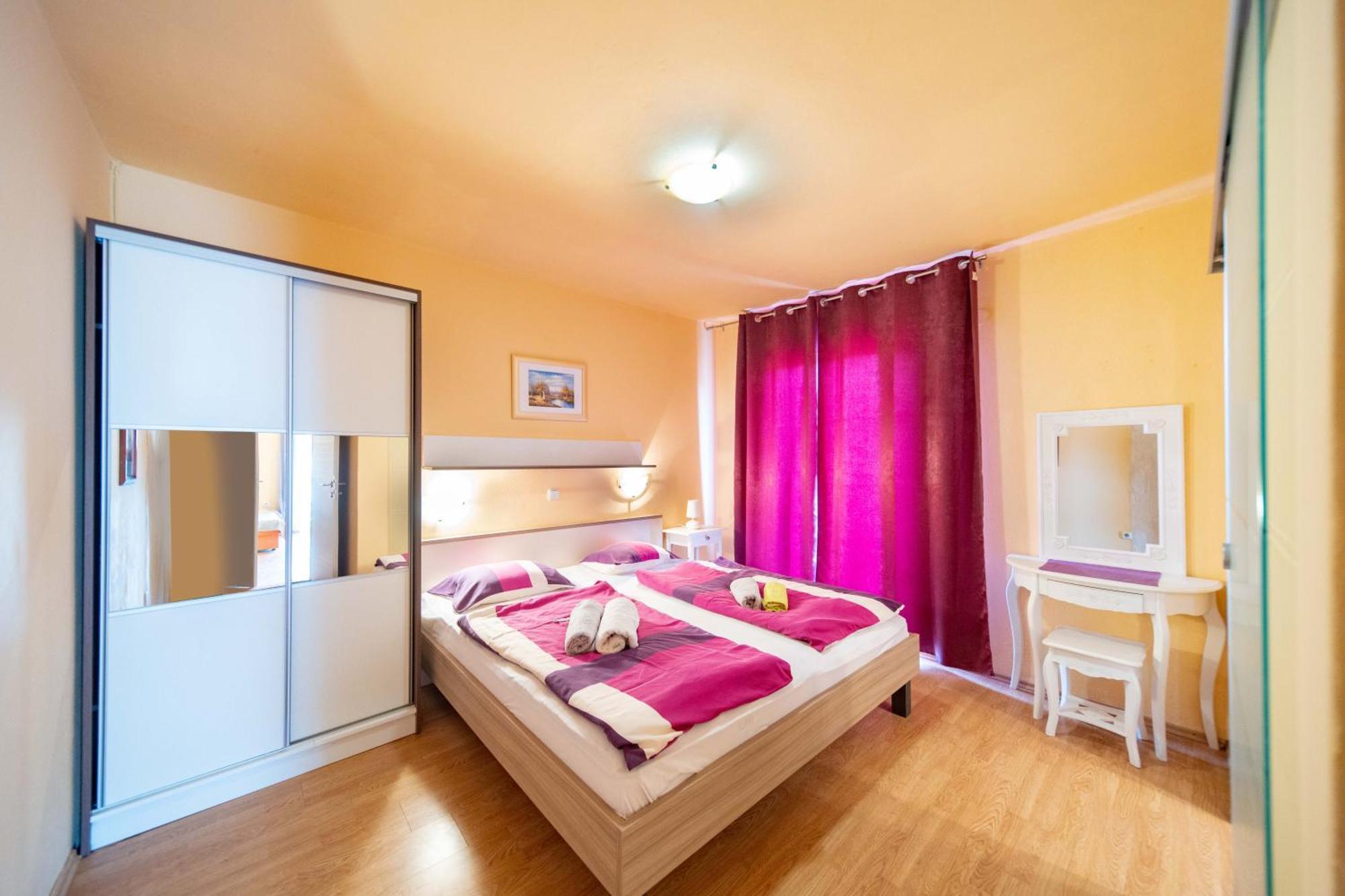 Guesthouse Mira Раб Екстериор снимка