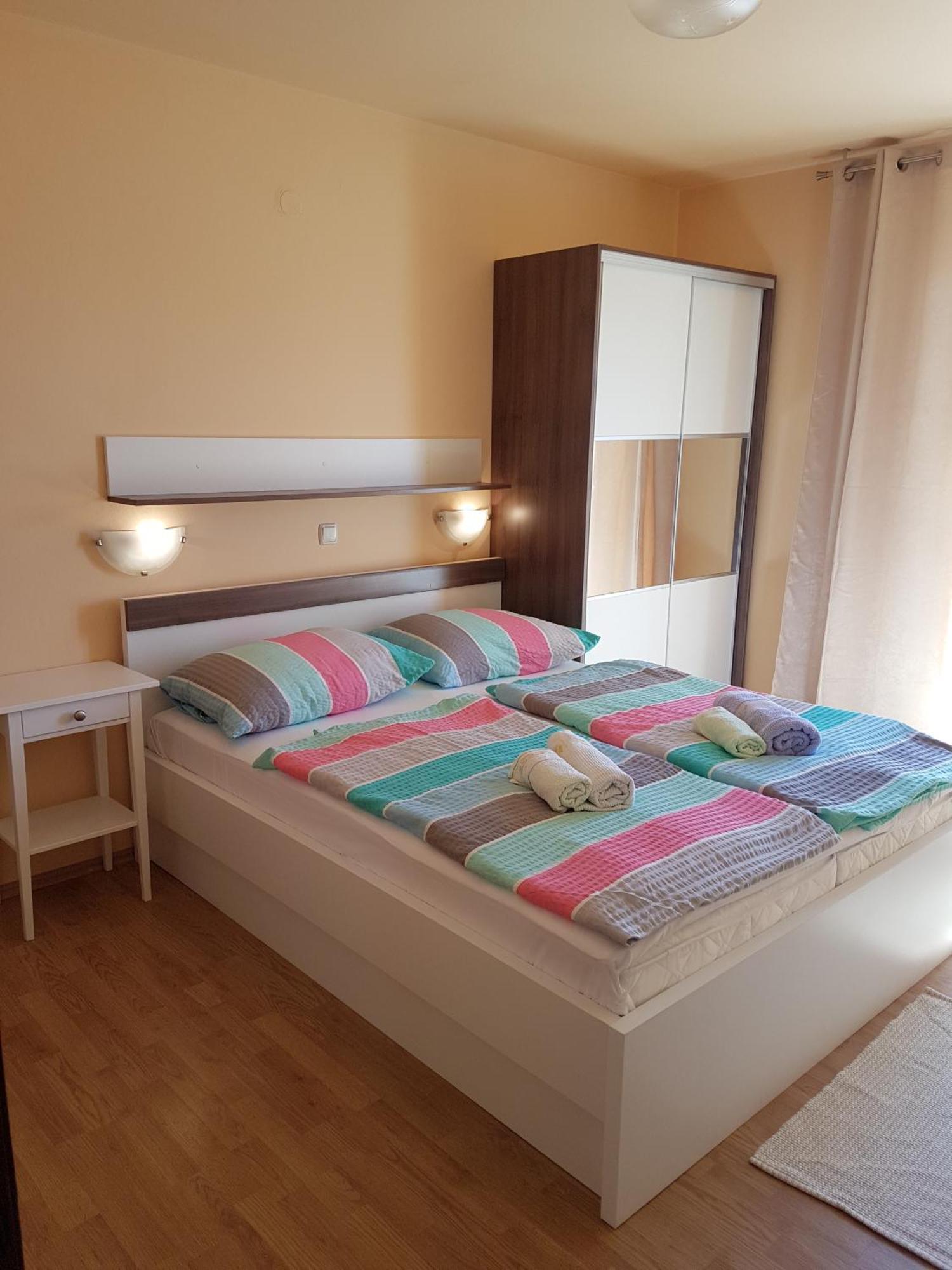Guesthouse Mira Раб Стая снимка