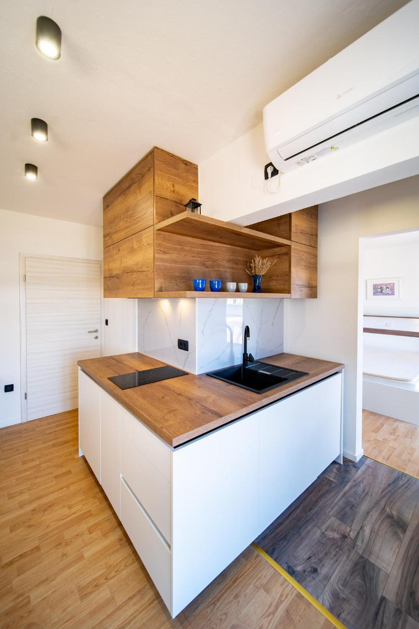 Guesthouse Mira Раб Екстериор снимка