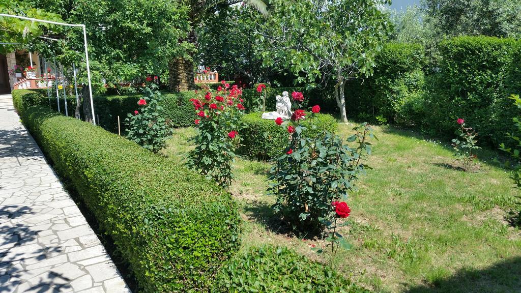 Guesthouse Mira Раб Екстериор снимка